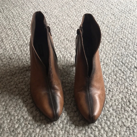 Genuine Brazilian Leather Booties from Arezzo - Picture 2 of 5